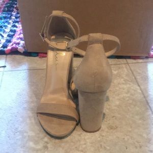 Lulu's Shoes - Brand new tan heel Lulu's Shoes - Brand new tan heel
